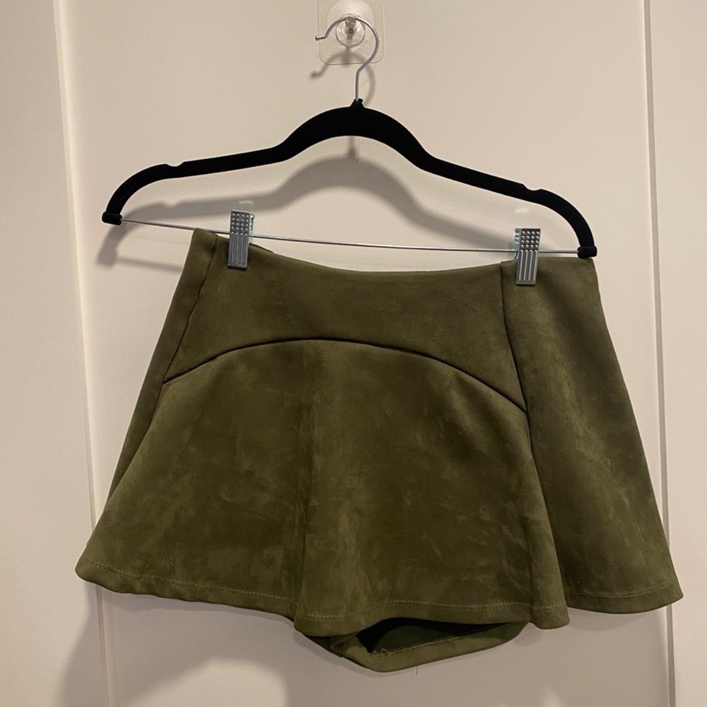 LF SEEK the Label Army Green Faux Suede Mini Skort